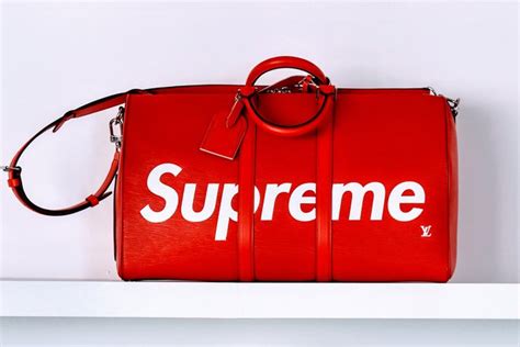 supreme e louis vuitton prezzi|does louis vuitton own supreme.